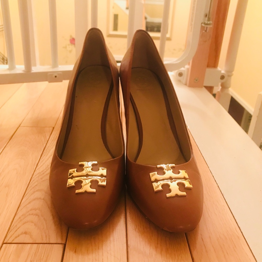Tory Burch size 11 wedge